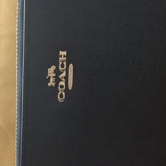 BRAND NEW COACH LONG ZIP AROUND CROSSGRAIN LEATHER WRISTLET/ WALLET WITH STRAP - Picture 6 of 9